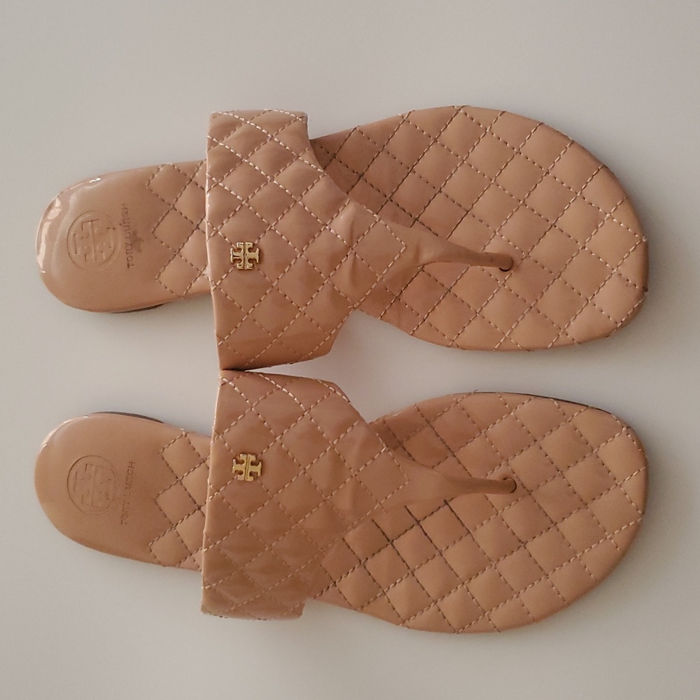 Tory Burch Beige Cream Patent Leather Quilted Sandals Size 8.5